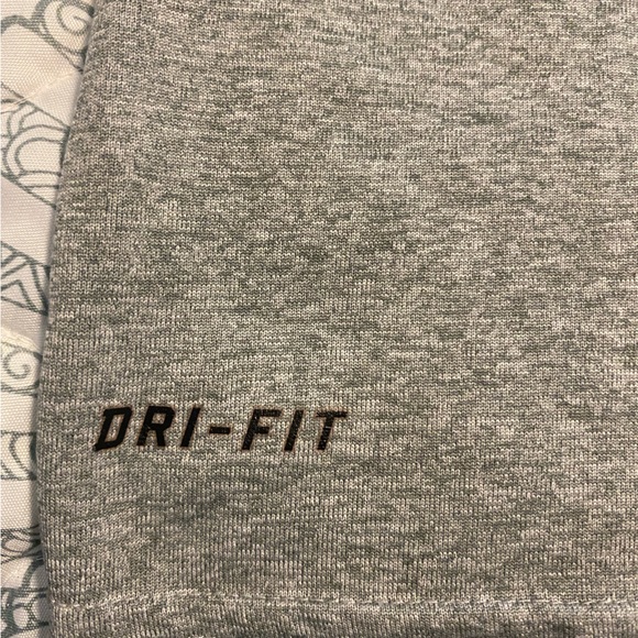 Nike NY Giants gray dri fit running short sleeve tee - Picture 4 of 6